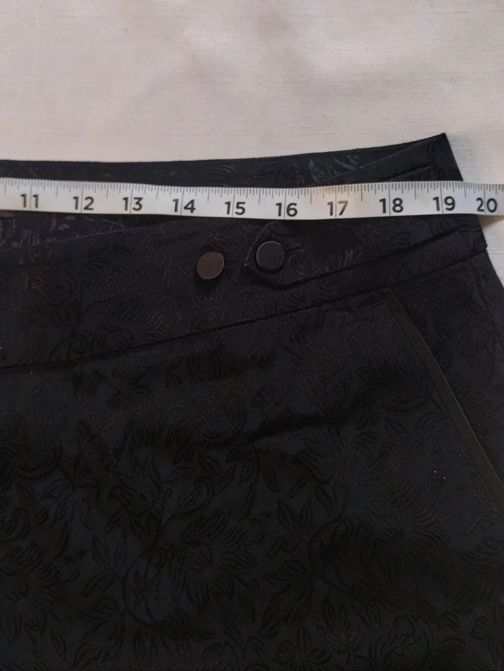 LOFT Black Textured Cropped Pants - Picture 6 of 11